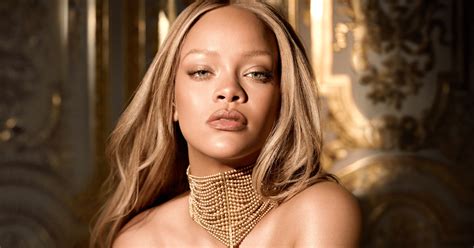 Een eerste blik op Rihanna’s nieuwe campagne met Dior Beauty.